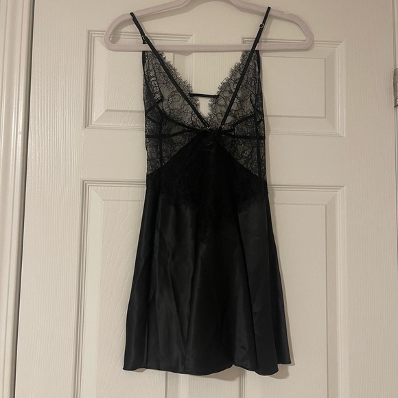 Never Worn! Black Lace Victoria Secrete Chemise - Picture 2 of 4